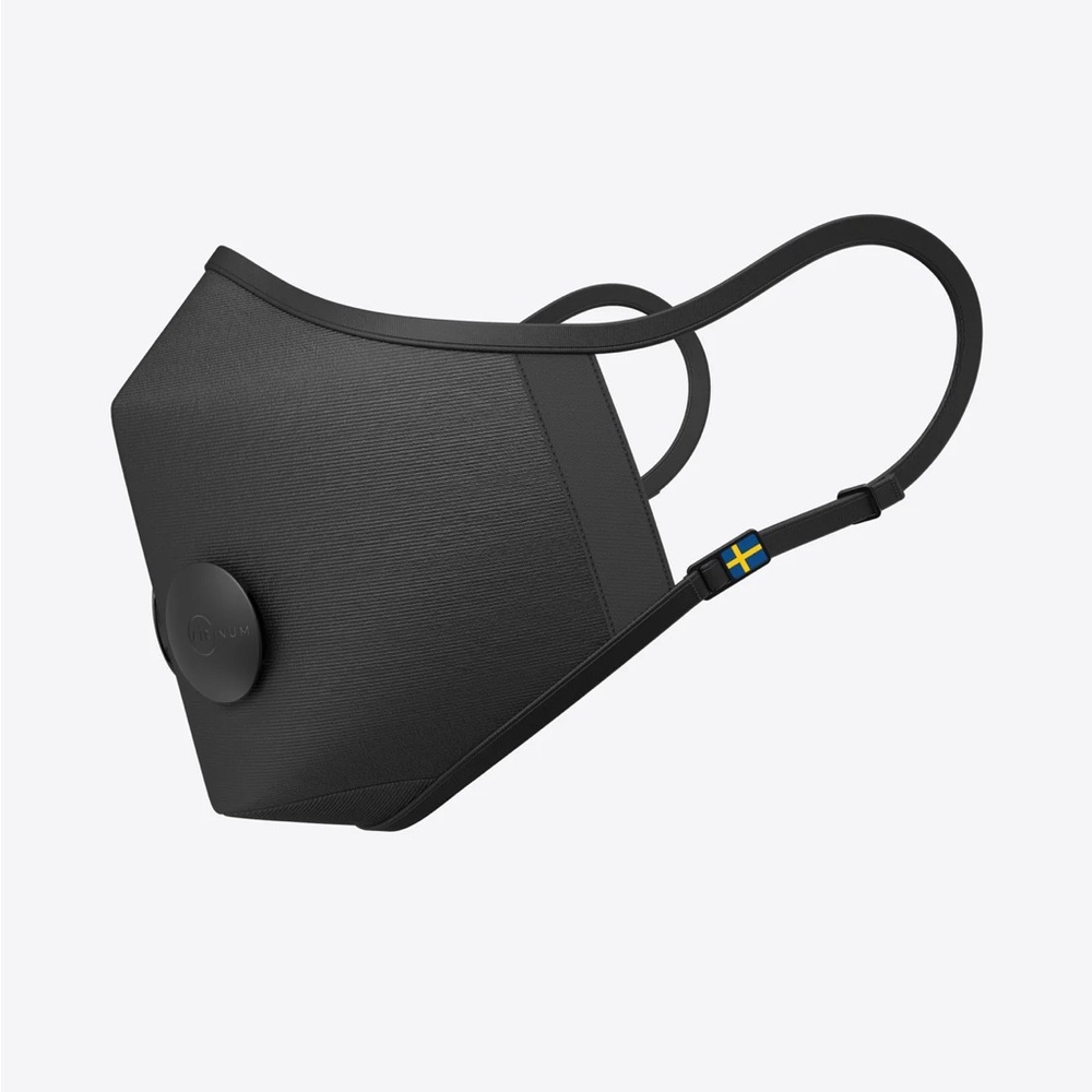 Airinum Urban Air Mask in Black Size Small